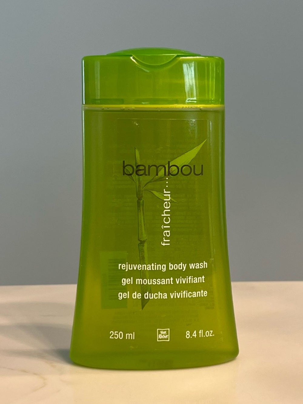 Yves Rocher Bamboo Rejuvenating Body Wash — Green